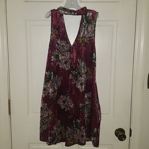 Burgundy & floral velvet tie-back dress w/ pockets